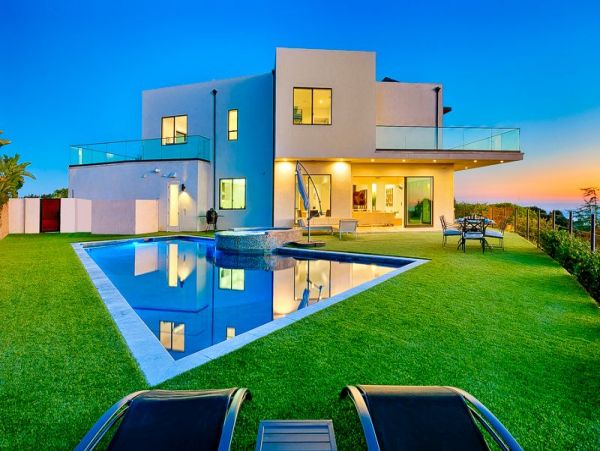 Elegant Ocean View Retreat with Private Pool & Hot Tub in La Jolla