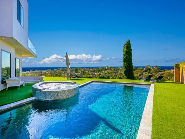 Elegant Ocean View Retreat with Private Pool & Hot Tub in La Jolla