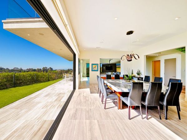 Elegant Ocean View Retreat with Private Pool & Hot Tub in La Jolla