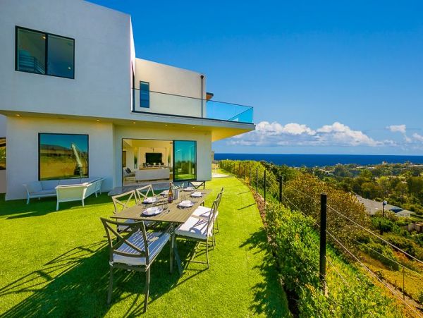 Elegant Ocean View Retreat with Private Pool & Hot Tub in La Jolla