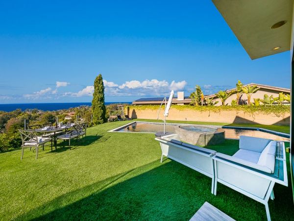 Elegant Ocean View Retreat with Private Pool & Hot Tub in La Jolla