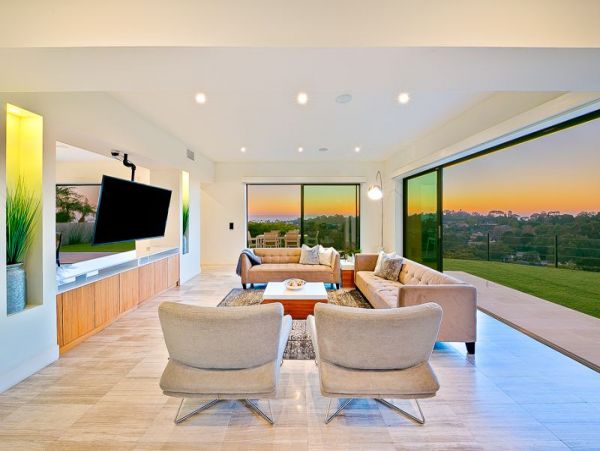 Elegant Ocean View Retreat with Private Pool & Hot Tub in La Jolla