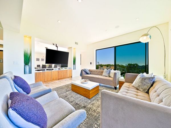 Elegant Ocean View Retreat with Private Pool & Hot Tub in La Jolla