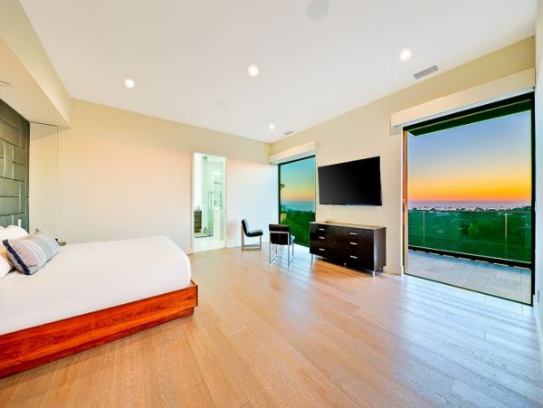 Elegant Ocean View Retreat with Private Pool & Hot Tub in La Jolla