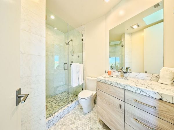 Elegant Ocean View Retreat with Private Pool & Hot Tub in La Jolla