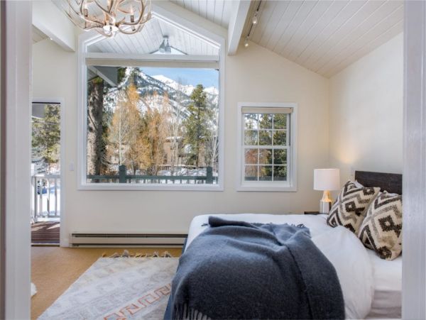 Wilson Vacation Rental 5.2 miles to Lift with 5 Bedroom Sleeps 14