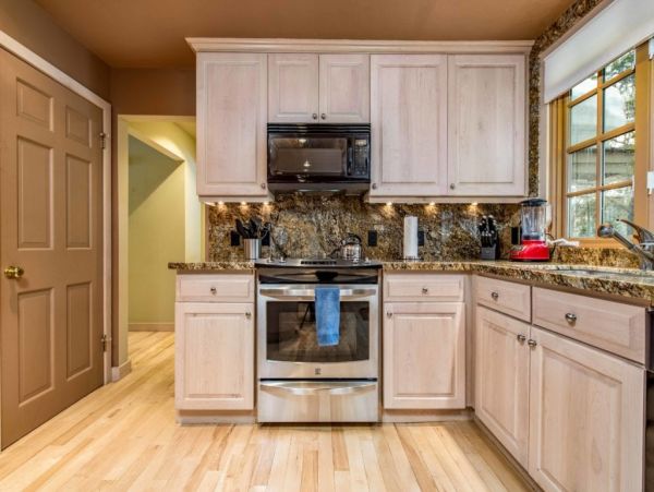 Wilson Vacation Rental 5.2 miles to Lift with 5 Bedroom Sleeps 14