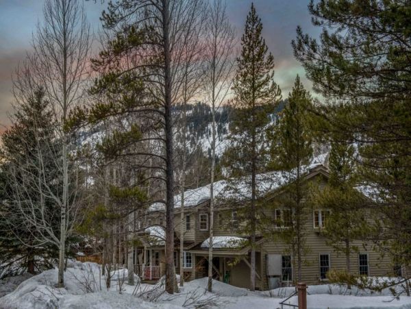 Wilson Vacation Rental 5.2 miles to Lift with 5 Bedroom Sleeps 14