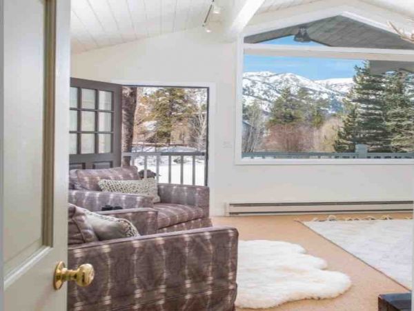 Wilson Vacation Rental 5.2 miles to Lift with 5 Bedroom Sleeps 14