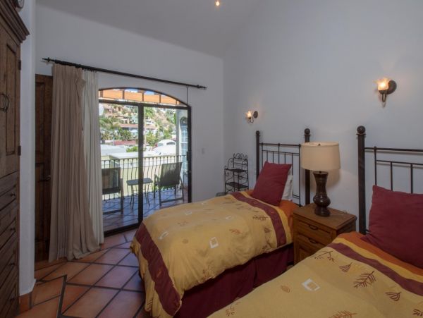 los Cabos Vacation Villa Walk to Beach & Downtown