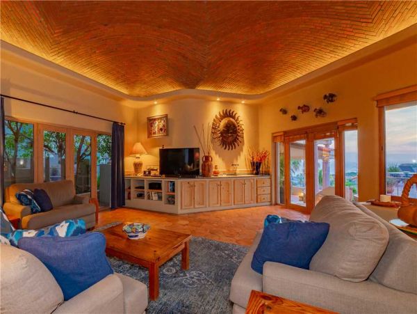LOS CABOS 4 BEDROOM POOL VILLA WITH OCEAN VIEWS