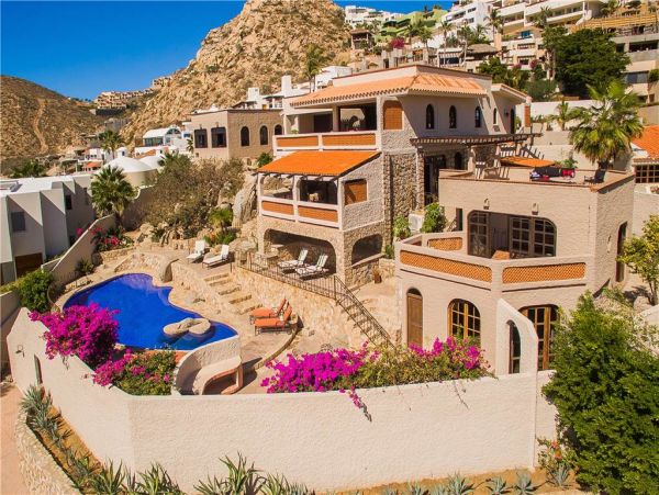 0.2 Mile Walk to beach - 5 bedroom Sunset paradise, Ocean Views.