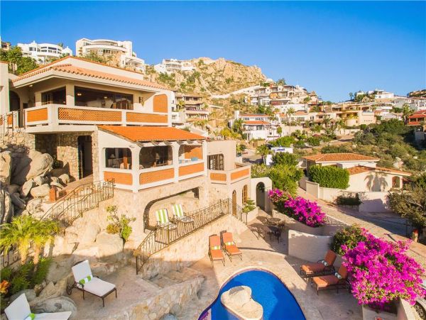 0.2 Mile Walk to beach - 5 bedroom Sunset paradise, Ocean Views.