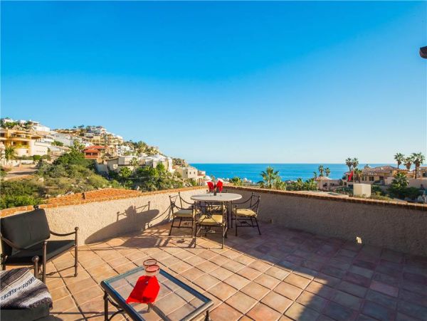 0.2 Mile Walk to beach - 5 bedroom Sunset paradise, Ocean Views.