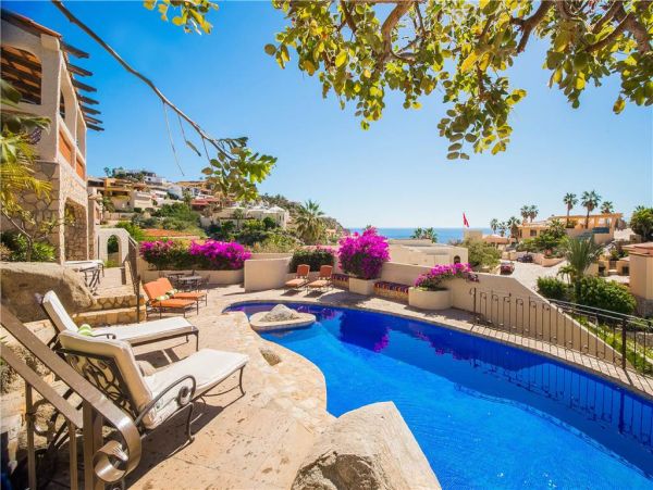 0.2 Mile Walk to beach - 5 bedroom Sunset paradise, Ocean Views.