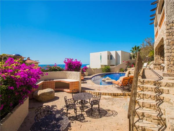 0.2 Mile Walk to beach - 5 bedroom Sunset paradise, Ocean Views.