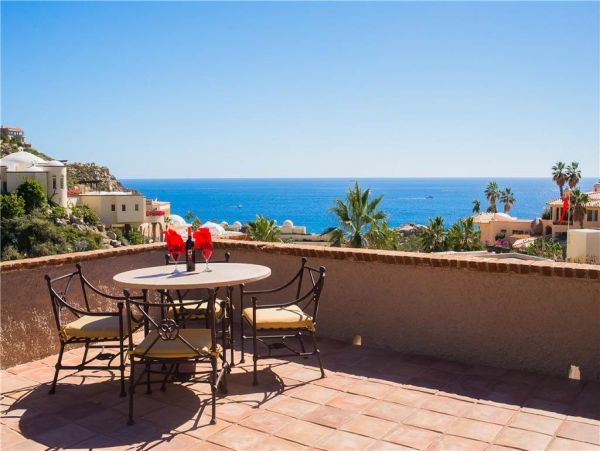 0.2 Mile Walk to beach - 5 bedroom Sunset paradise, Ocean Views.