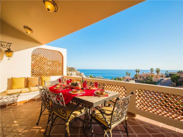 0.2 Mile Walk to beach - 5 bedroom Sunset paradise, Ocean Views.