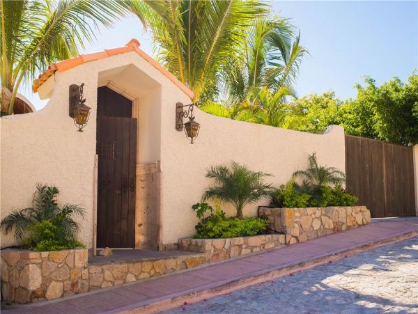 0.2 Mile Walk to beach - 5 bedroom Sunset paradise, Ocean Views.
