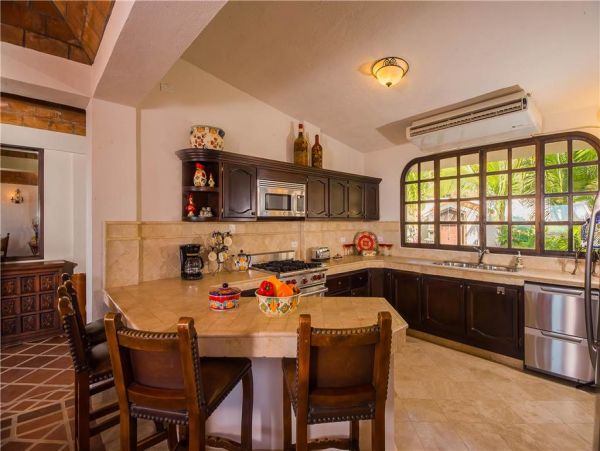 0.2 Mile Walk to beach - 5 bedroom Sunset paradise, Ocean Views.