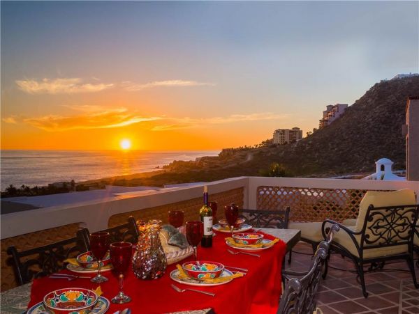 0.2 Mile Walk to beach - 5 bedroom Sunset paradise, Ocean Views.
