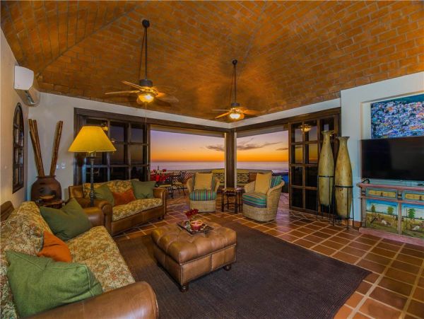 0.2 Mile Walk to beach - 5 bedroom Sunset paradise, Ocean Views.