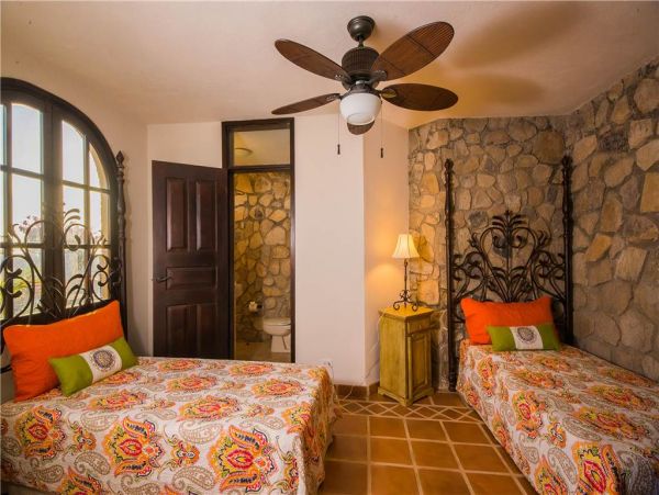 0.2 Mile Walk to beach - 5 bedroom Sunset paradise, Ocean Views.