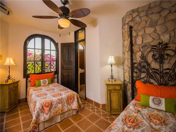 0.2 Mile Walk to beach - 5 bedroom Sunset paradise, Ocean Views.