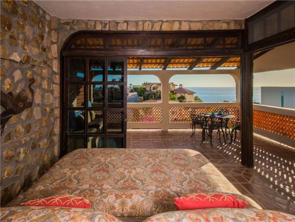 0.2 Mile Walk to beach - 5 bedroom Sunset paradise, Ocean Views.
