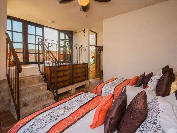 0.2 Mile Walk to beach - 5 bedroom Sunset paradise, Ocean Views.