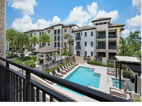 Luxury Winter Naples Condo Three Bedrooms Plus Office