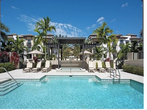 Luxury Winter Naples Condo Three Bedrooms Plus Office