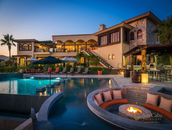 Luxury Villa featuring two 