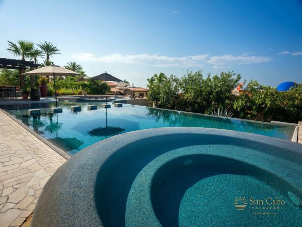 Luxury Villa featuring two 