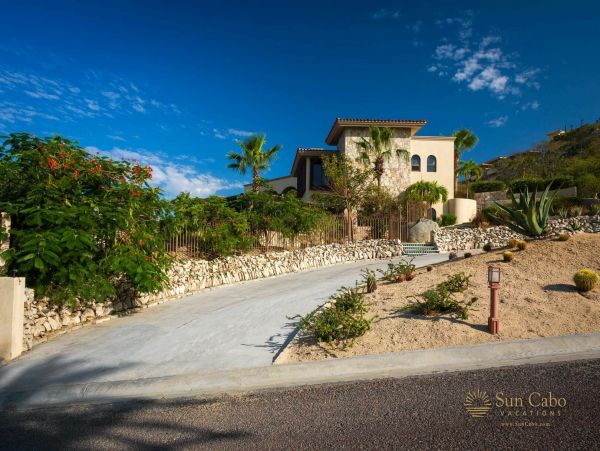 Luxury Villa featuring two 