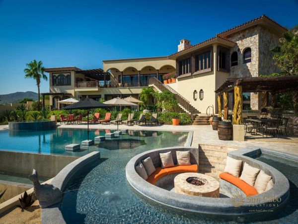 Luxury Villa featuring two 