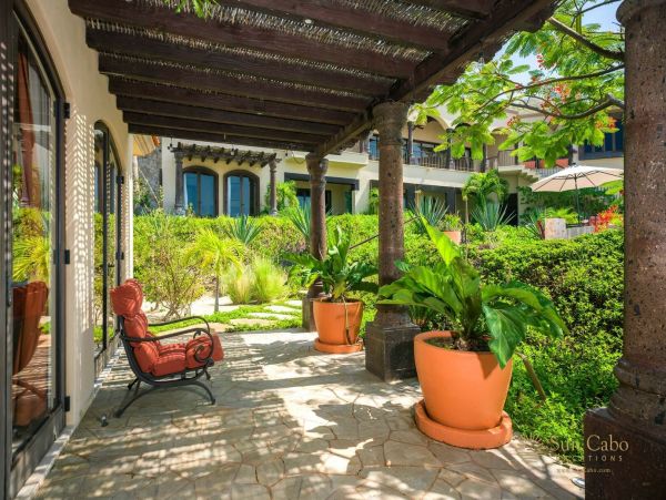 Luxury Villa featuring two 