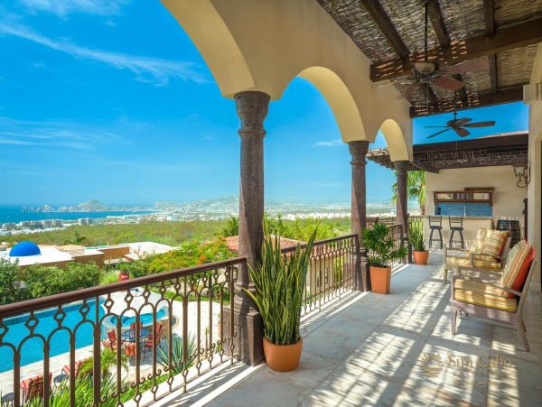 Luxury Villa featuring two 