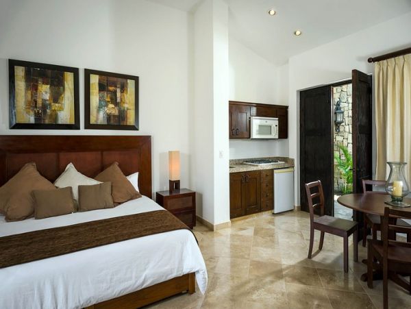 Walk to Beach Vacation Home in Cabo San Lucas Five Bedroom