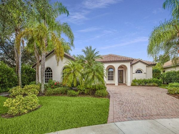 Charming Vacation Home Rental on Naples with Heated Pool.