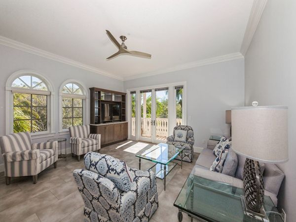 Naples Vacation Condo 2 Bedroom Communal Pool & Tennis Court