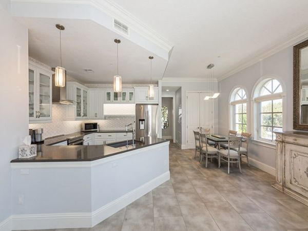 Naples Vacation Condo 2 Bedroom Communal Pool & Tennis Court