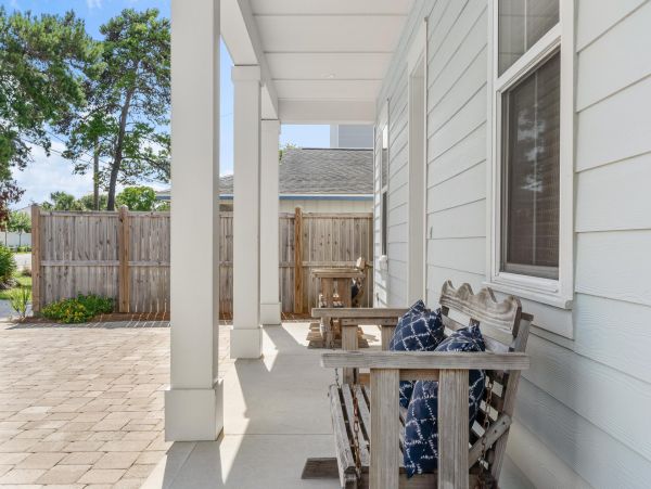 Destin Vacation Rentals - Florida Gulf Coast Beach Homes with Pool & Hot Tub