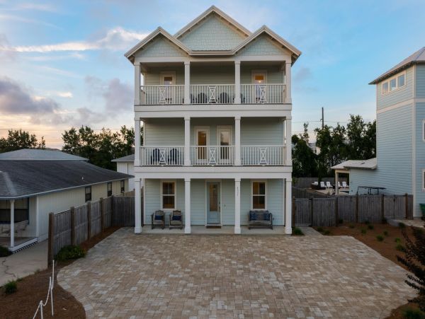 Destin Vacation Rentals - Florida Gulf Coast Beach Homes with Pool & Hot Tub