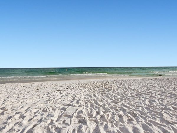 Destin Vacation Rentals - Florida Gulf Coast Beach Homes with Pool & Hot Tub