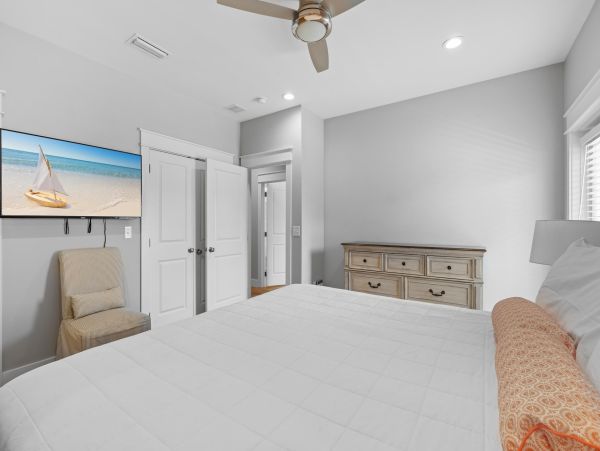 Destin Vacation Rentals - Florida Gulf Coast Beach Homes with Pool & Hot Tub
