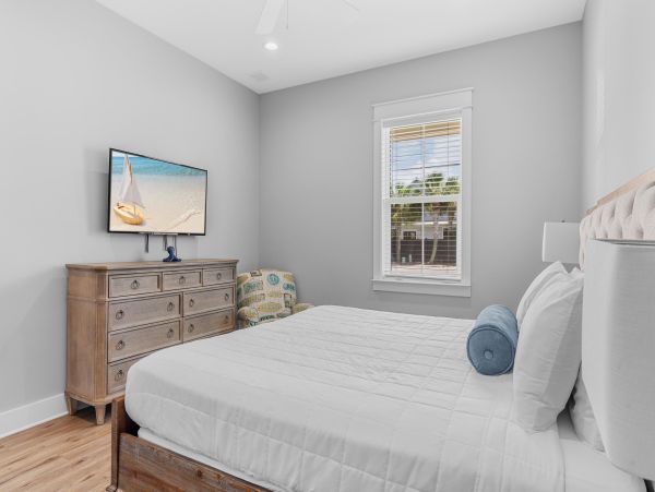 Destin Vacation Rentals - Florida Gulf Coast Beach Homes with Pool & Hot Tub