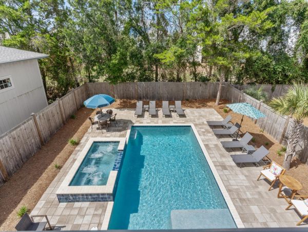 Destin Vacation Rentals - Florida Gulf Coast Beach Homes with Pool & Hot Tub