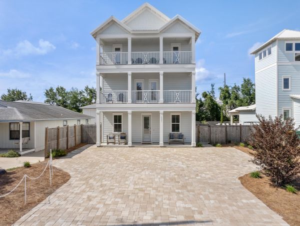 Destin Vacation Rentals - Florida Gulf Coast Beach Homes with Pool & Hot Tub