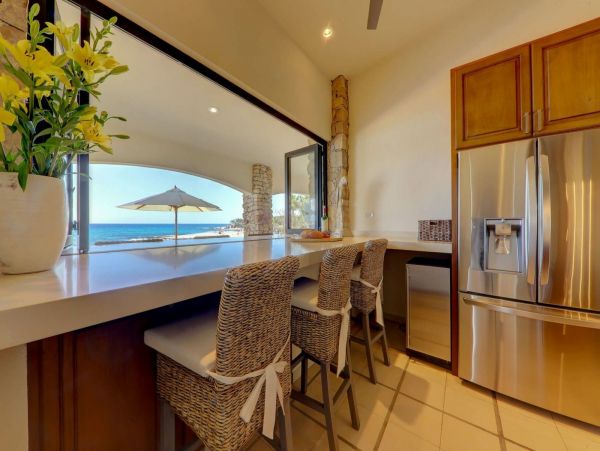 Direct Beachfront Five Bedroom Luxury Beach Villa Cabo